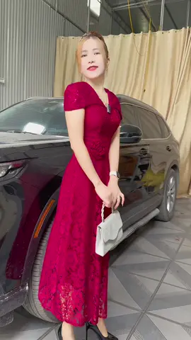 Xinh đẹp lắm nhaaa #xuongmaykienthuy #xuhuong #vayxinh #damditiec #damdahoi 