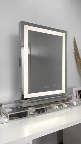When your mirror steals the spotlight ✨ See all the features that make the Crystal Vanity Mirror a must-have! #makeuproom #vanityroom #vanitymirror #beautyroom #beautyspace