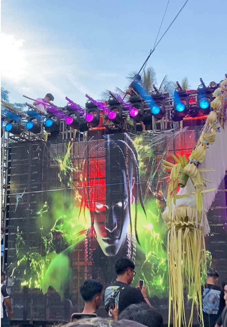 Blizzard mode tv berjalan🧟‍♂️ #blizzardaudio #gampingankarnaval2025 #allingampingan2025 #soundsystem #malang24jam 
