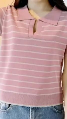 Hanap mo ba’y simple pero stylish? Ito na ang Korean Striped Knitted V-Neck Top! Malambot sa balat, breathable, at perfect sa kahit anong outfit. Mukhang effortless pero super classy — pang-Korean OOTD all day!  #KoreanStyle #KnittedTop #OOTDPh #FashionFinds