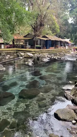 Main ke mata air cipaniis jadi pengunjung yang pertama & masih sepi banget enakkeun buat ngadem 🤩🤩 Ada yang pernah mainkesini juga kah??  #kuninganjawabarat #cipaniis_kuningan #wisatakuningan #kuningan #fypシ゚viral 