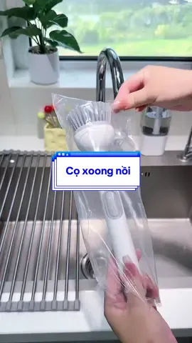 Cọ rửa xoong nồi có chỗ chứa nước tẩy tiện lợi. #dogiadung #giadungthongminh #giadungtienich #viral #xuhuong 
