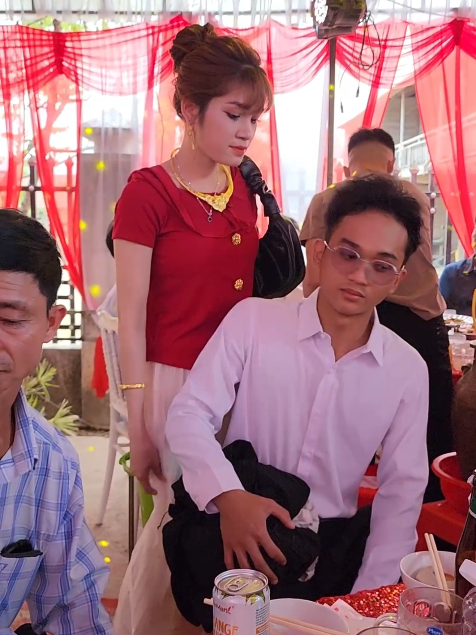 Lần đầu dùng thử lúa mạch Tây Nguyên #gialai #tieccuoitaynguyen #quocanhreview #mcquocanh #ruoucan 