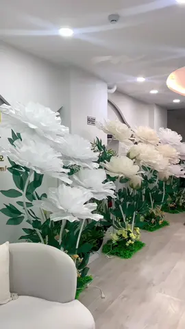 Chạy đưa với thời gian để kịp gởi cho các bác.. E chậm trả lời cmt hay tin nhắn của bác nào mong các bác thông cảm giúp e ạ#xuhuong #thịnhhành #viral #trend #hoaluaaukhoan #hoaluacaocap #hoadecor #hoahandmade #hoakhonglo #trangtri #trangtritieccuoi #trangtriquancafe #trangtritet 