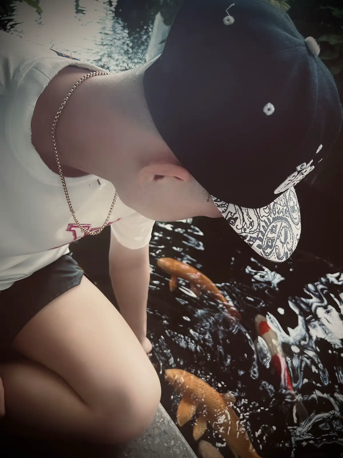 Ta là những đứa trẻ nông thôn đi tìm vinh hoa nơi phố thị. Đến khi để lạc mất mình rồi,lại phải tìm chính mình ở quê nhà đã vắng..!