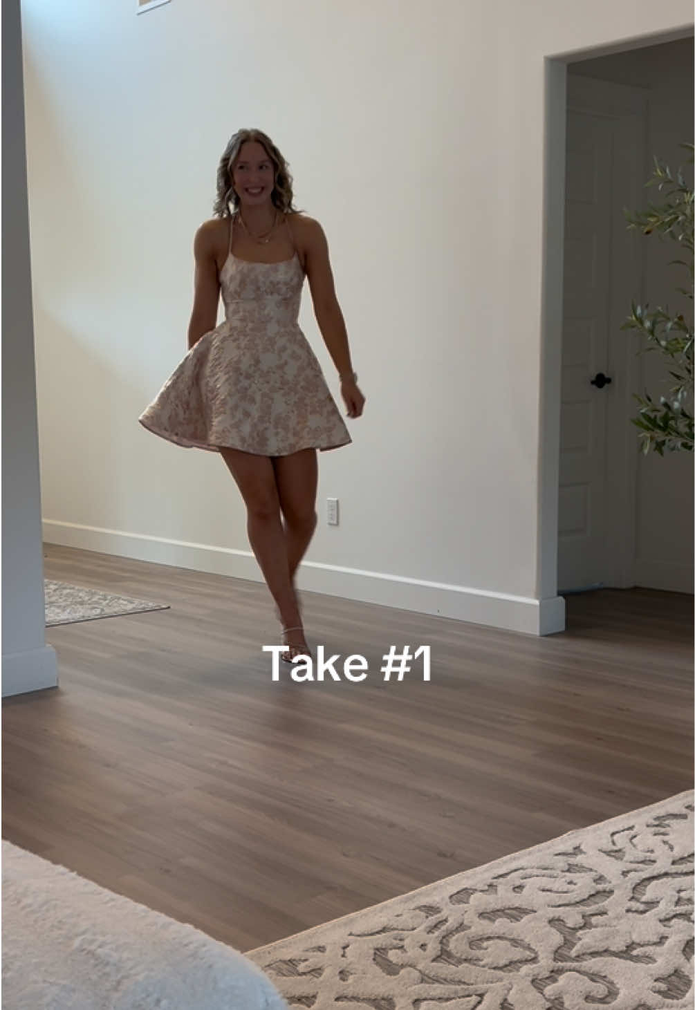 #walk #girl #dress #pretty #dance 