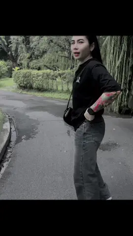 ล้ม แล้ว ลุก ทุกข์ แล้ว ยิ้ม • จงทำวันนี้ให้ดีที่สุด • ก้าวที่ดีที่สุด คือก้าวด้วยขาของตัวเอง • ความเชื่อในตัวเองคืออาวุธที่ทรงพลังที่สุด • ชีวิตไม่ใช่การค้นหาตัวเอง แต่เป็นการสร้างตัวตนของคุณขึ้นมาเอง