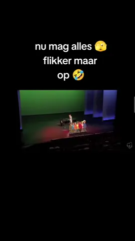 Jochem Myjer 😁  Sneeuwwitje en de 7 dwergen 🫣🤣😁😅💪😂😂#fypシ゚vital🖤video_tiktok💞💕 #fyp #grappig #nederland #sprookje 
