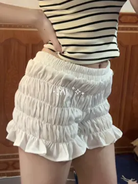 em quần cute mấy bà xin in4 quá chờiiiii