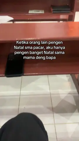 Dua bulan lagi udh Natal aja yaa☹️  #fyppppppppppppppppppppppp #harinatsudahdekat #nataltanpaorgtua #orgtuabedaagama 