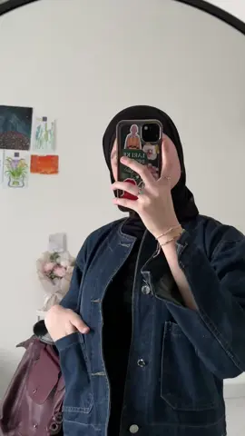 looking cute in this jacket🤭 #OOTD #jeans #hijab #outfitideas 