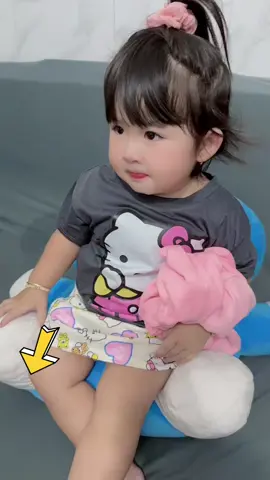 Set chân váy áo phông hello Kitty cưng ạ #setxinhchobe #setdoxinh #vaybegai #viralvideo #xh 