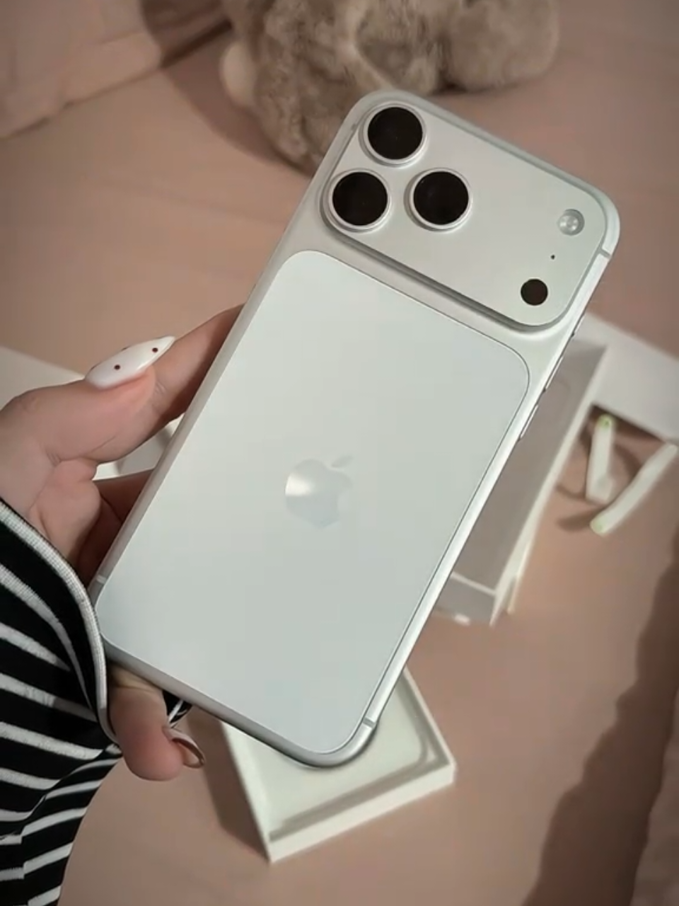 1 tháng unboxing 1 cái iPhone 17  là có thật nha mng ơi 😘@Danh Hí , Cảm ơn Chồng iu 🥴#xuhuong #iphone17 #trending #viral 