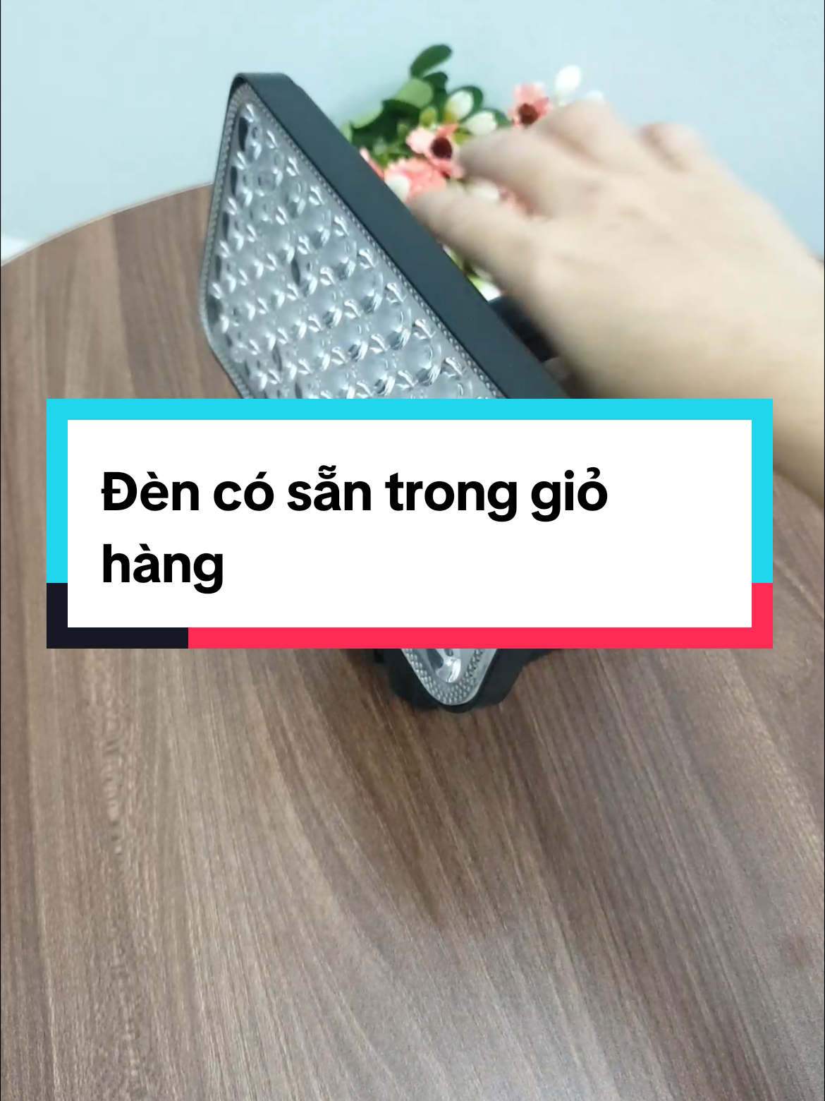 ĐÈN 2 TRONG 1 VỪA CHIẾU SÁNG VỪA SẠC ĐIỆN THOẠI LUÔN #dendungpinmakita #denled35bong #denled55bong #dentichdiendanang #denthaythecupdien 