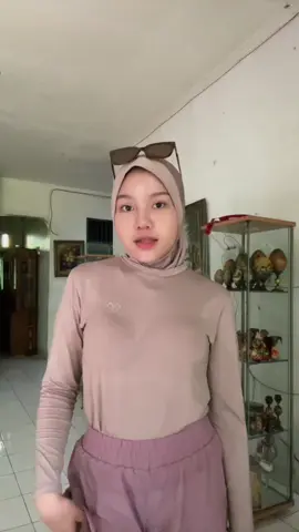 samaan yuk! 🎀🏃‍♀️ #runningoutfit #Running #outfitolahraga 