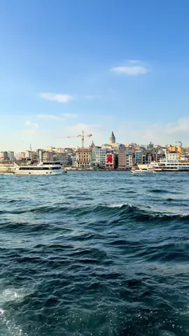 Günaydın İstanbul 🫂  #istanbul #yürüyenadam🐬 #cemadrian #keşfet #galatatower 