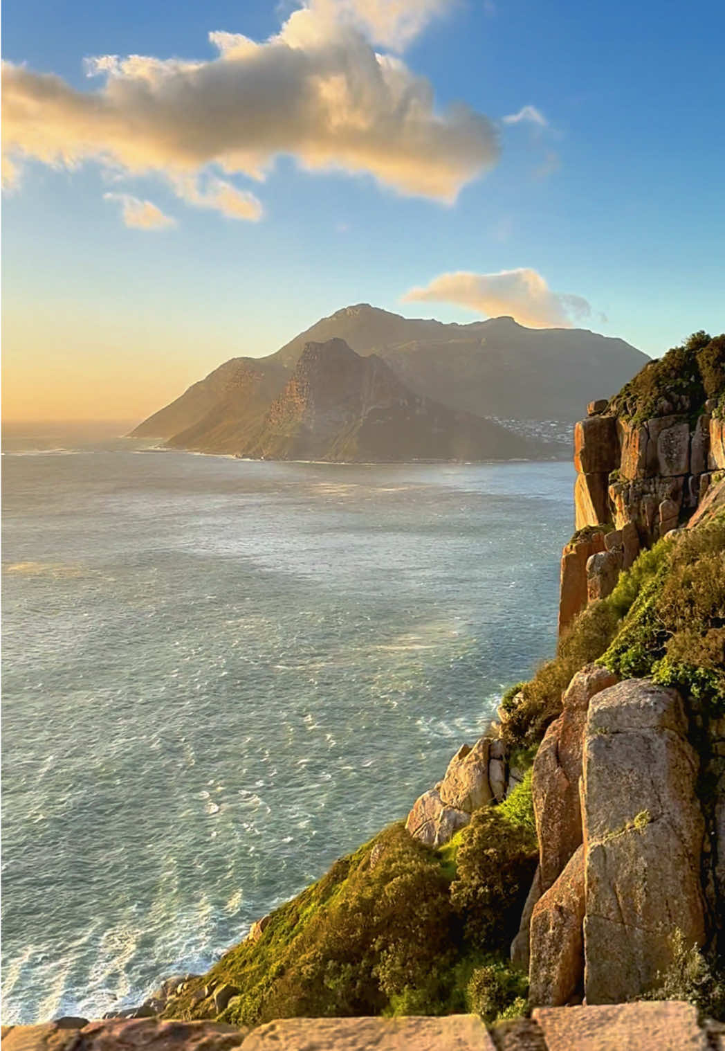 Chapman’s peak drive - easily one of the top 3 drives of my life so far 🥹 #capetown #southafrica #sunset