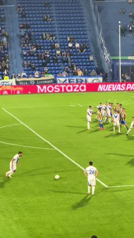 Pegale algo Manu… #futbol⚽️ #paratii #velez #golazo #xyzcba 