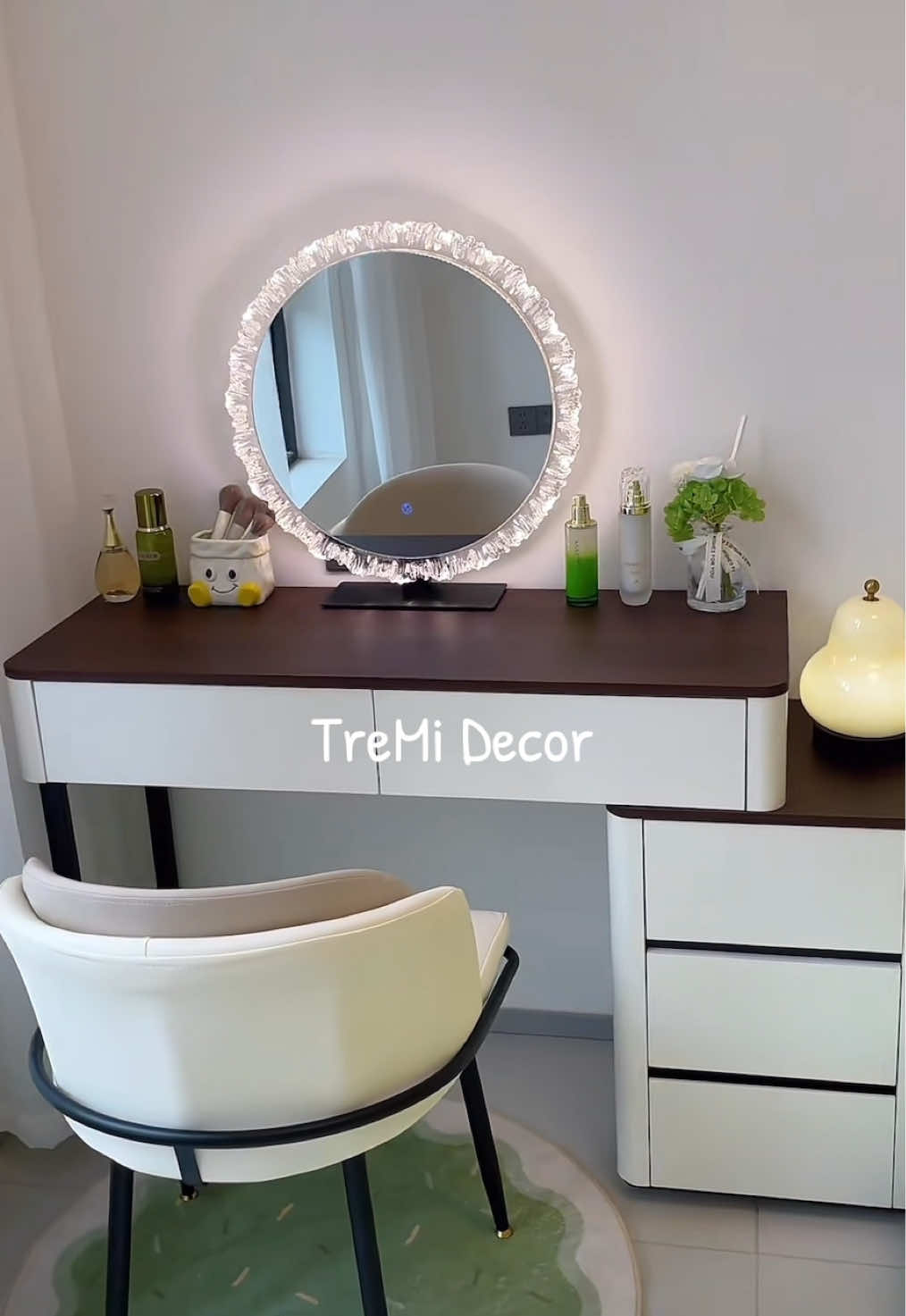 Gương trang trí bàn trang điểm hình tròn@Smart Things 