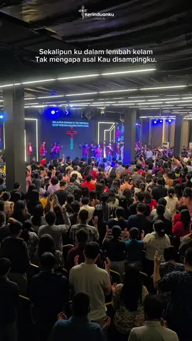Bukan tentang seberapa besar masalahmu, tapi dengan siapa kamu berjalan.🤍 #KerinduankuChurch  #HomeForTheOutcast  #TheYearOfManyOpenDoors  #YangPunyaSorgaCrazyInLoveWithYou 