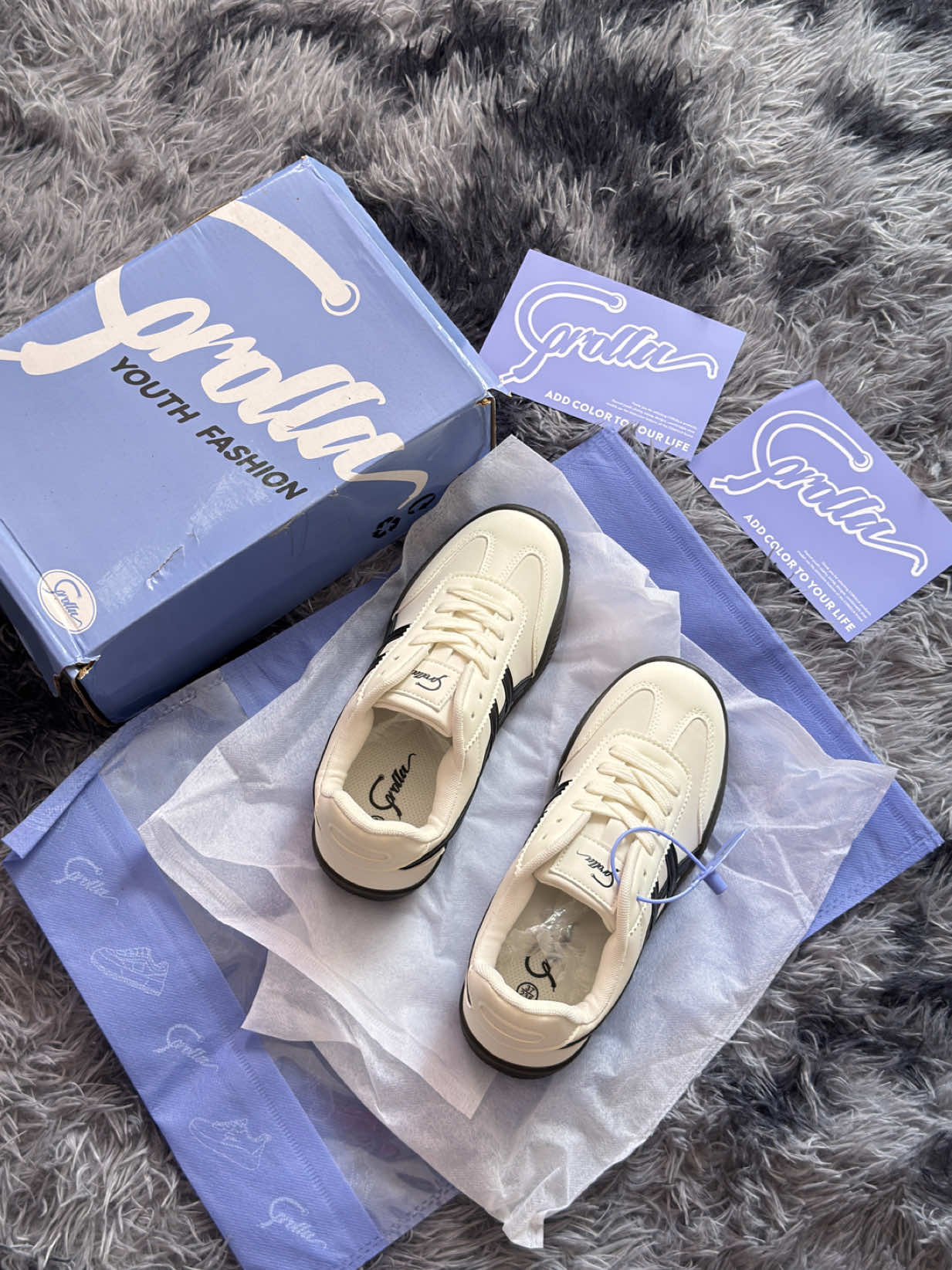 Sarap gamitin sobrang comfy sa paa, bagay sa lahat ng OOTD's. Buy mo na 😍 COROLLA Women's & Men's Casual Soft Lightweight Non-Slip Waterproof PU Material White Sports Shoes #corolla #corollashoes 