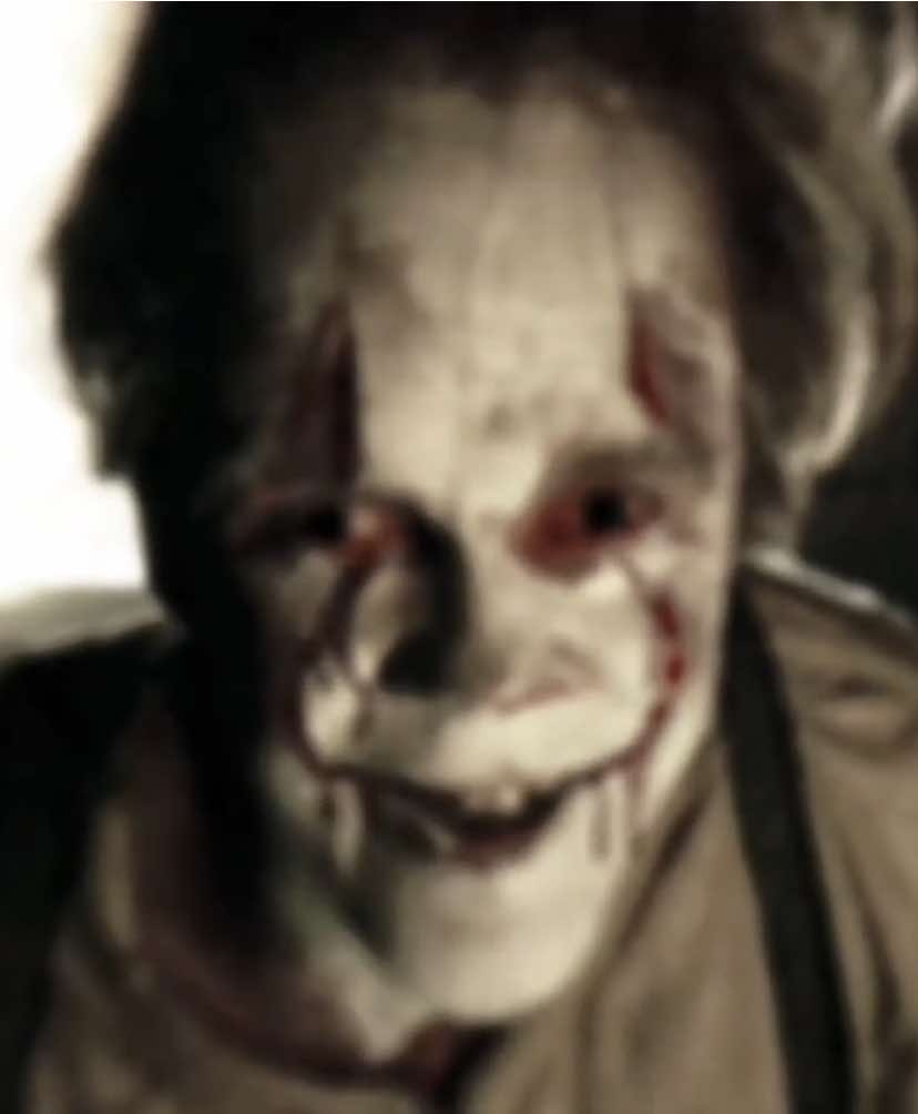 is pennywise the best horror character oat?  #pennywise #pennywiseedit #itedit #horrormovie #halloween2025 