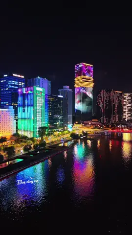 Đèn Sài Gòn ngọn xanh ngọn đỏ #vietnam #saigon #hochiminh #travel #baycungem 
