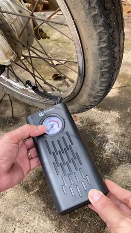 Máy bơm xe sạc pin dễ dàng để trong cốp xe yên tâm đi đường, giá hời mọi người tranh thủ săn nha  #xe #xemay #xeoto #bomxemini #nganbaby95  @Ngân BaBy 95  @Ngân BaBy 95  @Ngân BaBy 95 