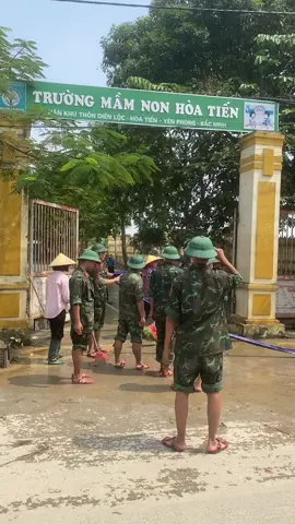 Ở đây khó ở đó có bộ đội #muabao #lũlutmienbac2025 #bodoicuho 