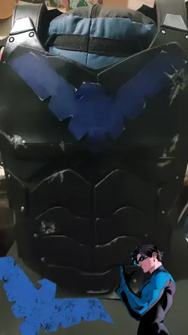 armadura de #nightwing echa con goma Eva lista para este #halloweenlook  con desgaste de batalla a gusto del cliente  #disfraz #cosplay   #GlowUpCetaphil 