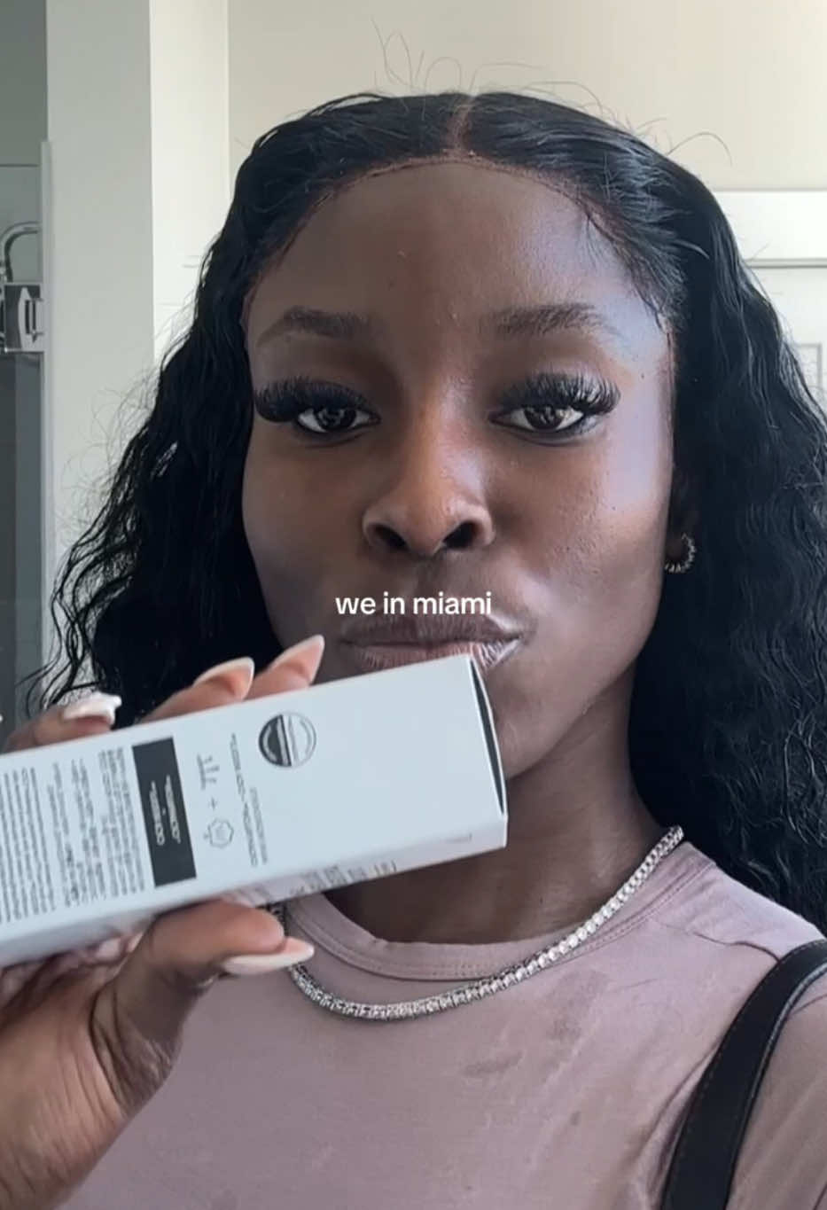 Outside in Houston wearing my @VT Cosmetics TH @VT Cosmetics US 😍🤎💫