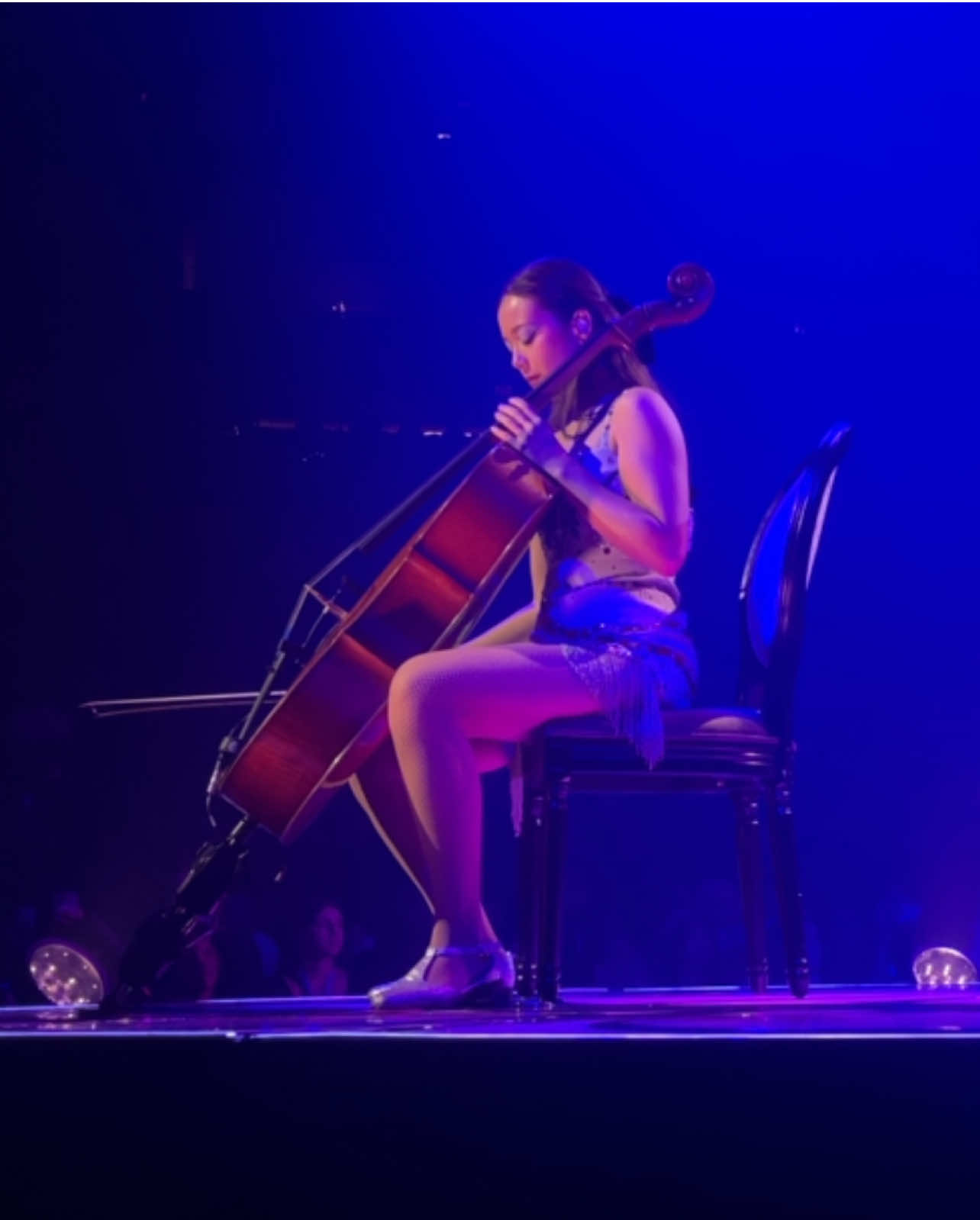 10/11/25- Laufey playing the cello with ballet dancers in Minneapolis (this was so stunning to see in person 😭🫶🏼) #laufey #amatteroftime #fyp #concert @laufey @laufeyland 