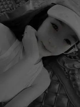 Cho dù bạn xinh đẹp đến mấy thì người yêu bạn vẫn ngắm con khác, không sao cả, mấy thằng khác cũng đang ngắm bạn mà #viral 