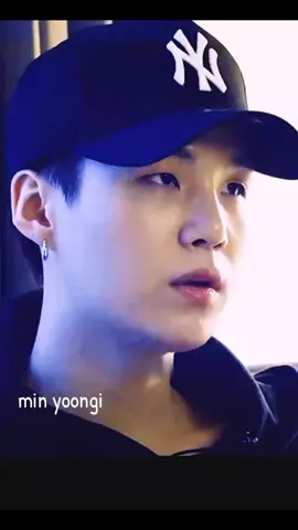 siapa wehh yang buat lagu khusus yoongi ini, bner2 army indo kreatif yaaa😆#foryoupage❤️❤️ #yoongi #minyoongi #army #bts 