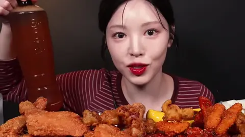 Korean fried Chicken #eatingshow #food #asmrfood #lovelymukbang #tiktokfood 