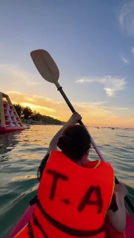Pov: Vài năm nữa bạn không còn nhớ chuyến đi đó bao nhiêu tiền. Tiền có thể kiếm lại được, nhưng mùa hè năm đôi mươi rong ruổi cùng bạn bè khắp nơi sẽ không bao giờ trở lạiiii 📍: Đảo Cô Tô - Quảng Ninh  #daocoto #cotoquangninh #vietnamtravel #dulichvietnam #beachvibes #capcut 