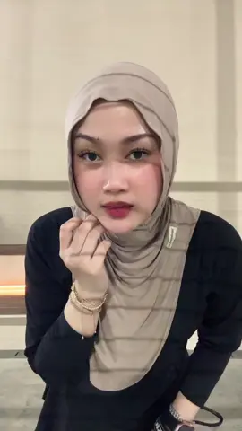 Nyaman banget dipake olahraga + GA BIKIN TEMBEN😆🤍 #kerudunginstant #fyp 