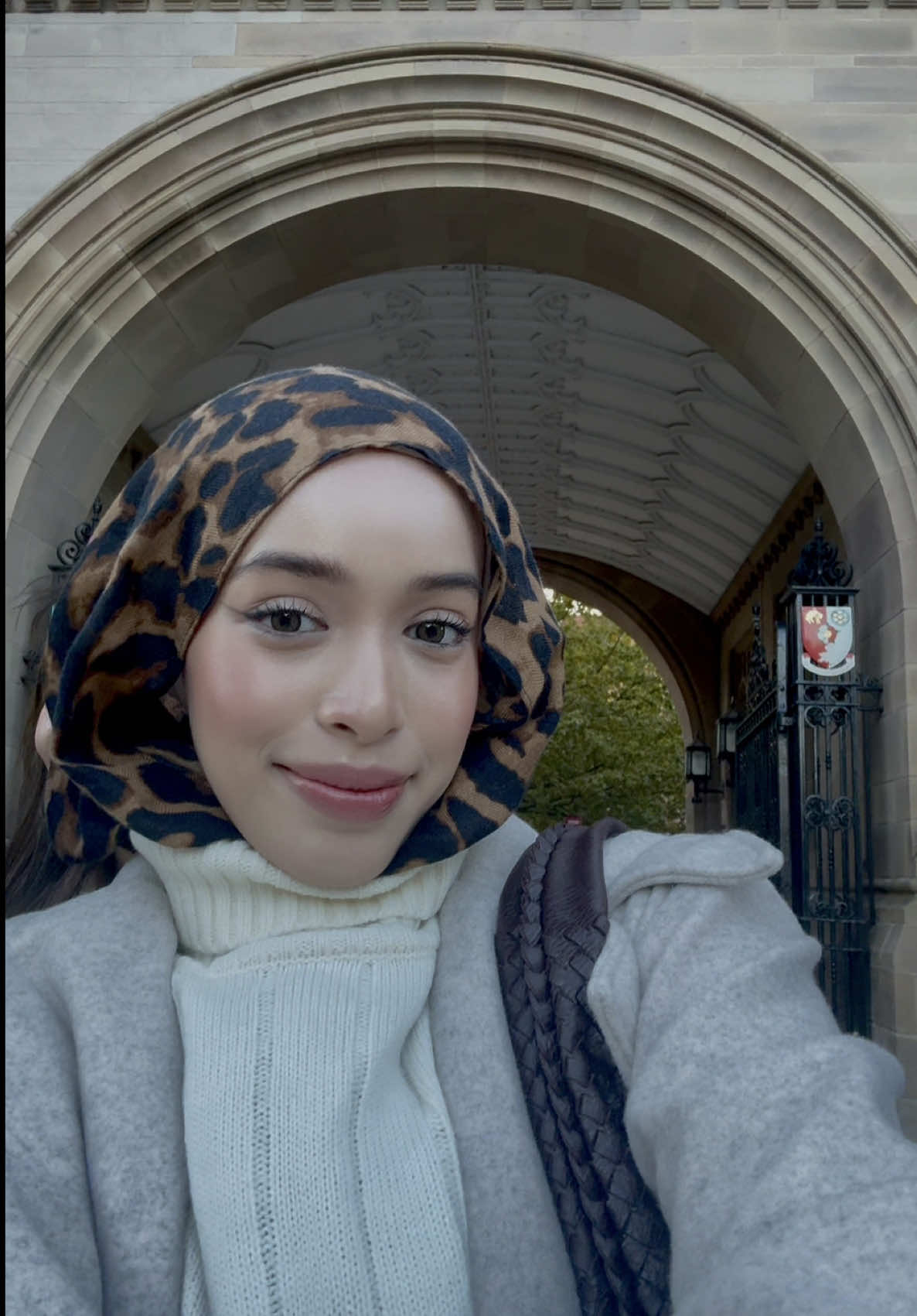 getting master's at 23 wasn’t on my bingo card but alhamdulillah here’s to new beginnings 🫶🏻 #postgraduate #mastersdegree #studyabroad #jpa #fyp 