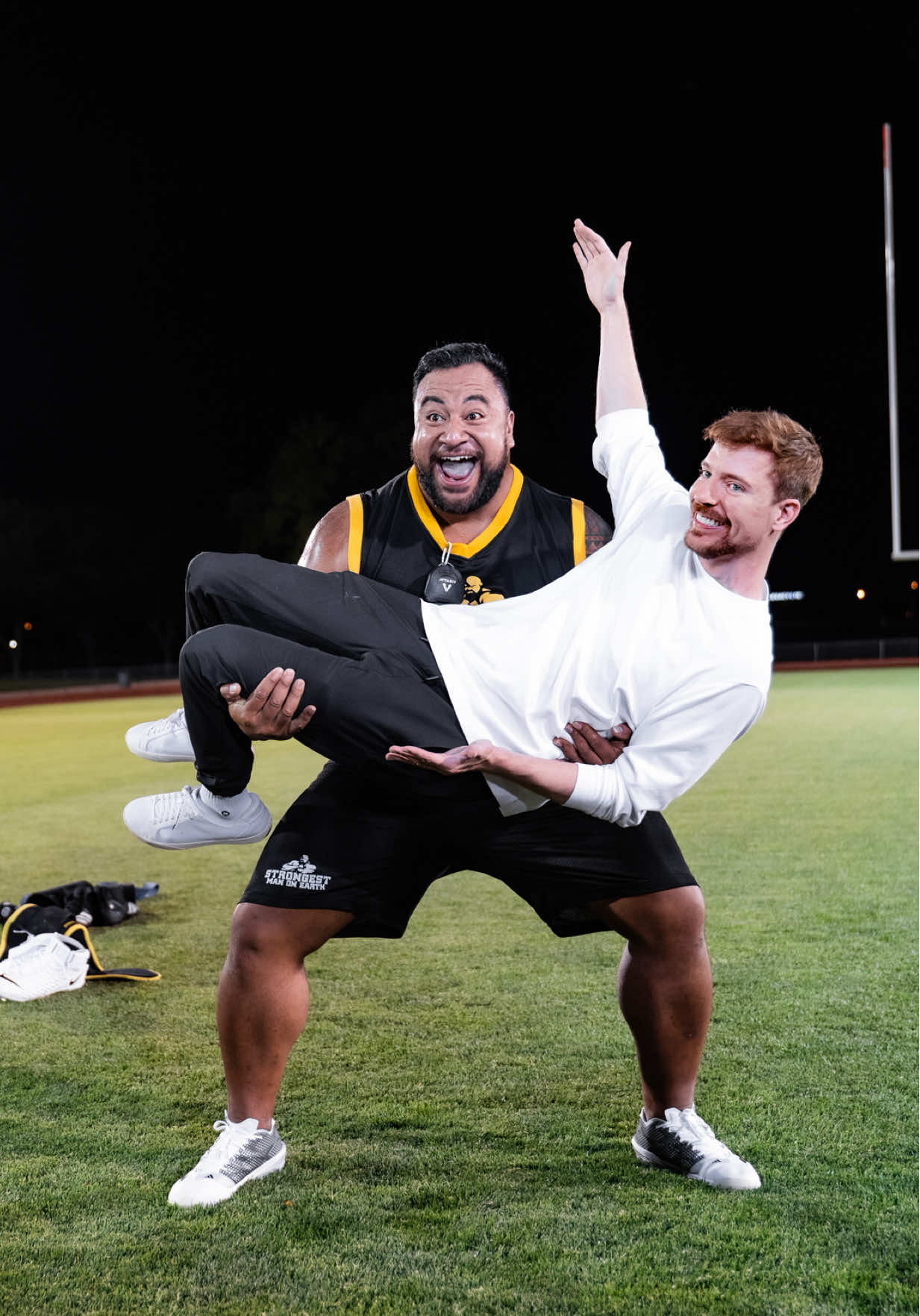 @MrBeast  is tall we’re the same height 😱 #mrbeast #strongman 