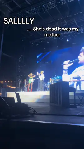 WHERES MY SALLY AT… Giggled so hard @Alex Warren @Alex Warren Clips @Role Model Nation #alexwarren #trending #fyp #concert #unserious 