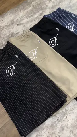 Jorts pants kalcer dari Freedom sudah bisa kamu beli di keranjang kuning🛒