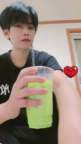 มาคิดอยากชาเขียวหยั๋ง#ตอนนี้น้อมื้ออื่นกะตื่นไปทำงานเช้า #สินอนหลับบ่น้อมื้อแลง 🫠🫠🙃🙃