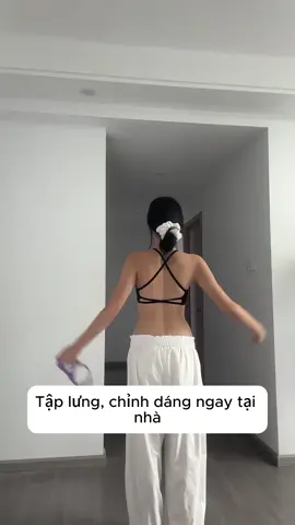 Động tác Yoga tập lưng, chỉnh dáng ngay tại nhà cho chị em nè#yoga #tapyoga #baitapyoga 