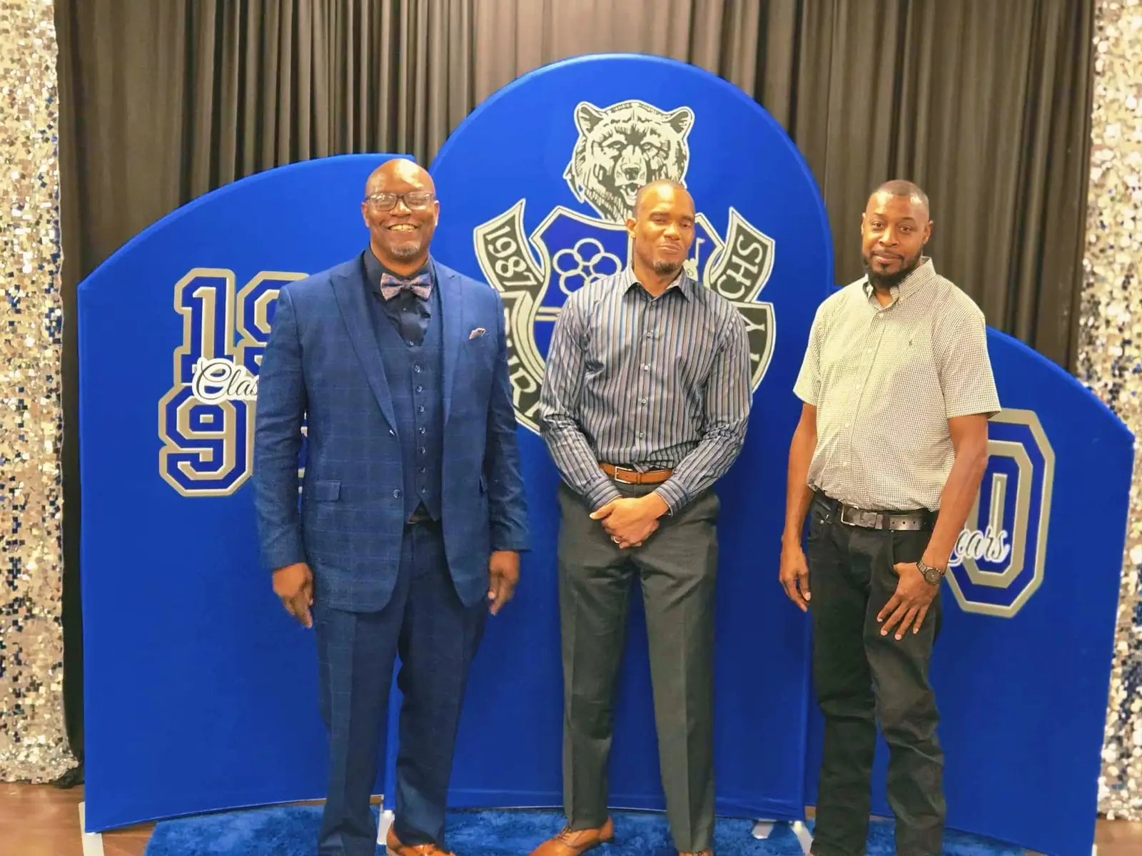 Love my classmates 🖤💙🐻🏈💪🏾