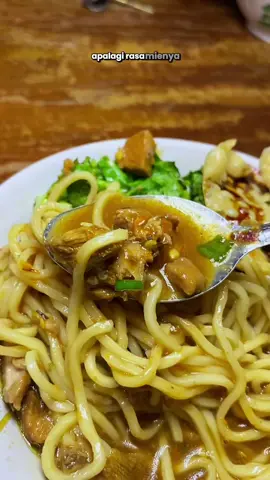 Cuma 10 eh aja udh bisa makan enak 😍 #belitang #fyp #belitangbk10gumawang #mieayamthebstt #mieayam 