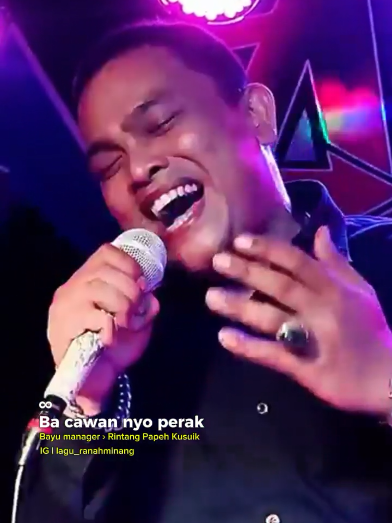 #CapCut Ndeh Sabana Candu Om Bayu Manager 👏👏🥹 #rintangpapehkusuik #laguminang #kumpulanlaguminang #musikminang 