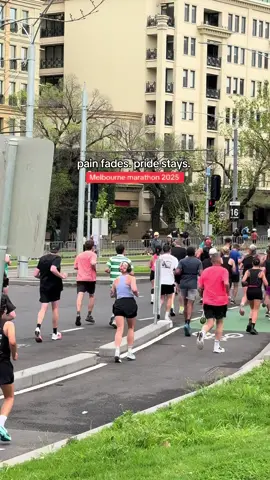 There’s something so emotional about marathons!!! Seeing thousands of people achieve something so rare was very special to see. I had a great time shouting support to strangers! 😂 Congrats to everyone who ran the Melbourne Marathon 2025!!! You are all amazing 🩷💐💌 #marathon #melbournemarathon #melbourne #marathontraining #runners 