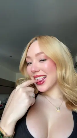 Muy moxa ella