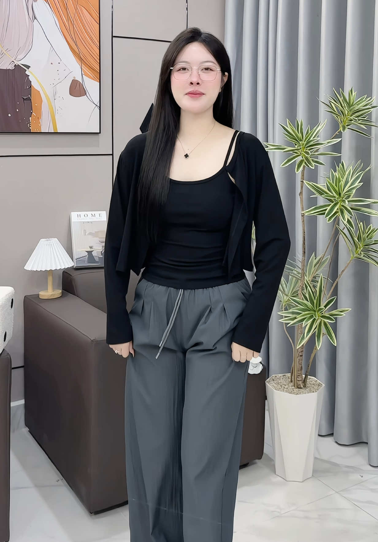 Set đồ 3 món áo cardigan kèm áo hai dây phối quần ống rộng 💕 #setaoquan #setdoxinh #setdonu #viral 