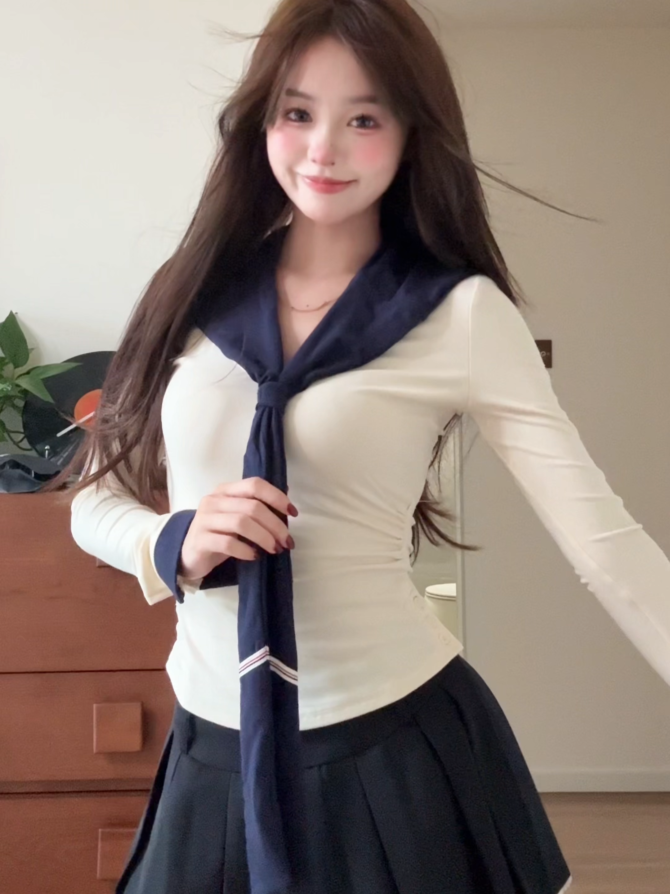 說出你今天看到我的感覺~~ Tell me how you felt when you saw me today~~ #李兜兜 #川渝女生 #廚娘 #甜妹 #dance #dou57dou #doudn #douuod57 #doudou #fyp #foryou #for #foryoupagе #or #snowwhite #tiktokshop